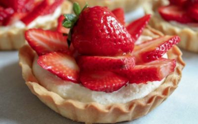 Savvy Solo Strawberry Mini Cheesecake